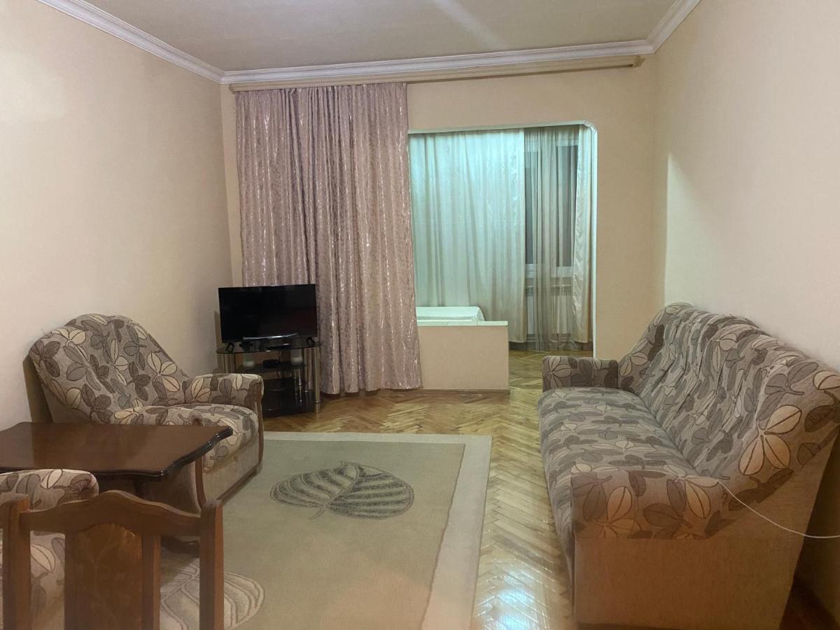 Nur Apartment In Goris Buitenkant foto